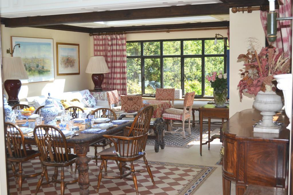 ゴダルマイニング Hambledon House Bed & Breakfast エクステリア 写真
