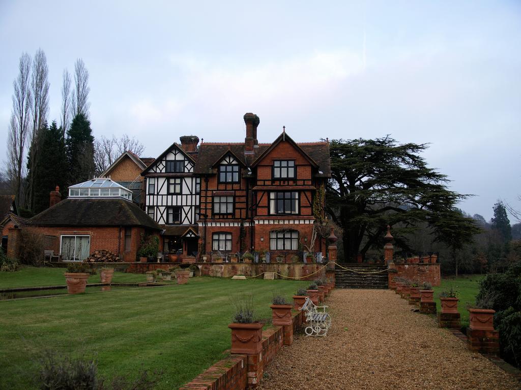 ゴダルマイニング Hambledon House Bed & Breakfast エクステリア 写真