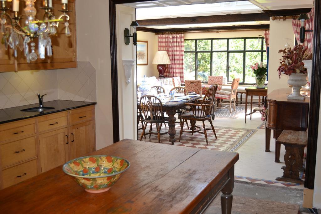ゴダルマイニング Hambledon House Bed & Breakfast エクステリア 写真