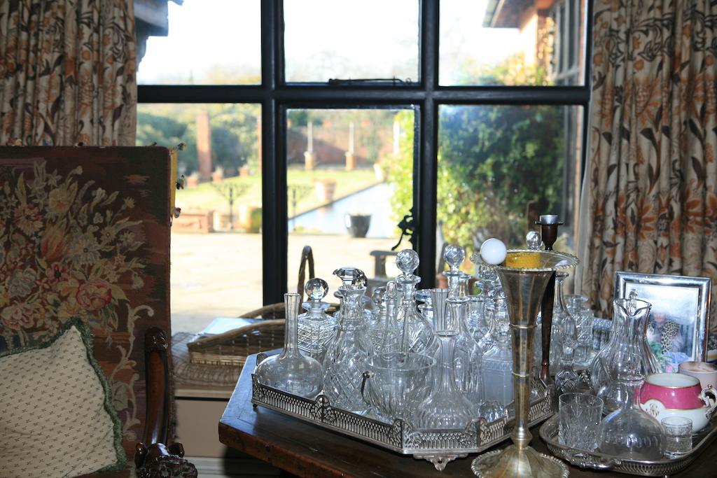 ゴダルマイニング Hambledon House Bed & Breakfast エクステリア 写真